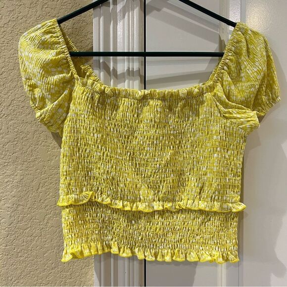 Lush yellow smocked crop top size medium NWT - Picture 1 of 4